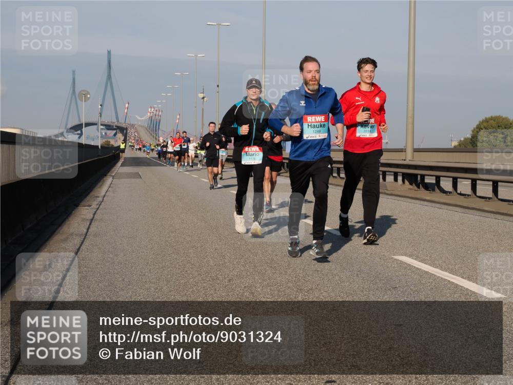 03.10.2025 - Köhlbrandbrückenlauf Fabian Wolf http://msf.ph/oto/9031324 03.10.2025 09:45:35 Position 3 1175, 1249, 1118 meine-sportfotos.de