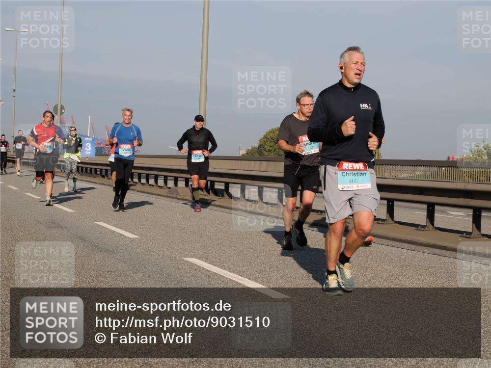 03.10.2025 - Köhlbrandbrückenlauf Fabian Wolf http://msf.ph/oto/9031510 03.10.2025 09:45:44 Position 3 3, 1077, 3137 meine-sportfotos.de