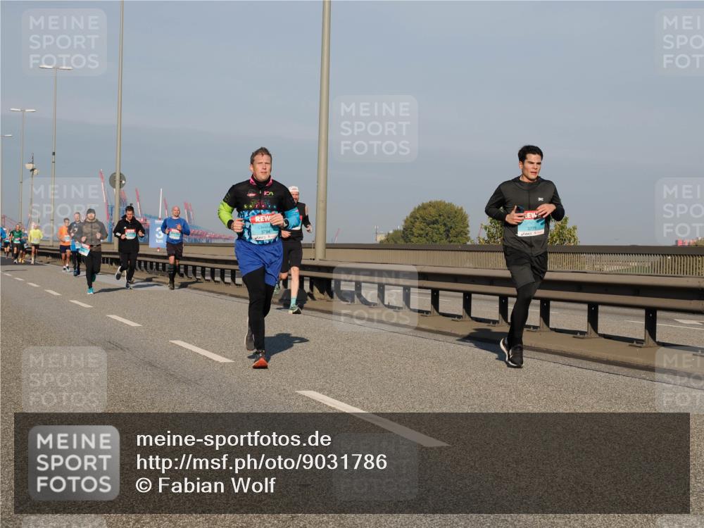 03.10.2025 - Köhlbrandbrückenlauf Fabian Wolf http://msf.ph/oto/9031786 03.10.2025 09:46:03 Position 3 3794, 3775 meine-sportfotos.de