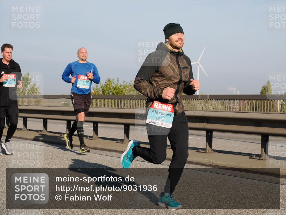 03.10.2025 - Köhlbrandbrückenlauf Fabian Wolf http://msf.ph/oto/9031936 03.10.2025 09:46:10 Position 3 1122, 1157, 2959 meine-sportfotos.de
