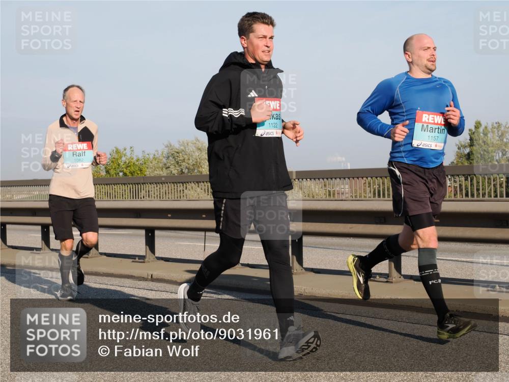 03.10.2025 - Köhlbrandbrückenlauf Fabian Wolf http://msf.ph/oto/9031961 03.10.2025 09:46:12 Position 3 1122, 1082, 1157 meine-sportfotos.de