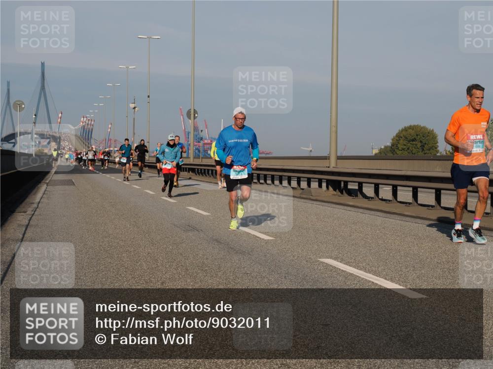 03.10.2025 - Köhlbrandbrückenlauf Fabian Wolf http://msf.ph/oto/9032011 03.10.2025 09:46:15 Position 3 1315 meine-sportfotos.de