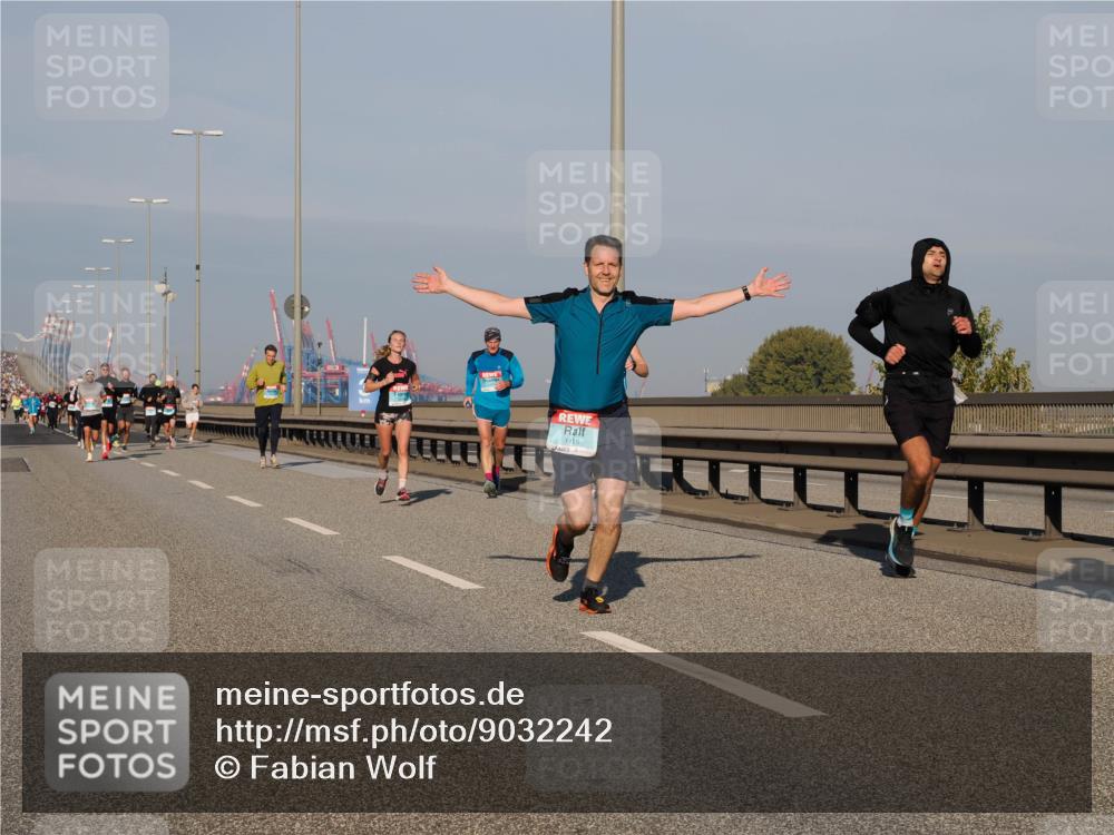 03.10.2025 - Köhlbrandbrückenlauf Fabian Wolf http://msf.ph/oto/9032242 03.10.2025 09:46:26 Position 3 1115 meine-sportfotos.de