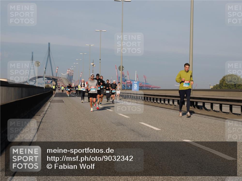 03.10.2025 - Köhlbrandbrückenlauf Fabian Wolf http://msf.ph/oto/9032342 03.10.2025 09:46:32 Position 3 3 meine-sportfotos.de