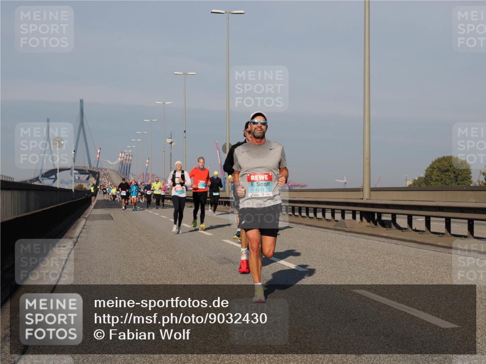 03.10.2025 - Köhlbrandbrückenlauf Fabian Wolf http://msf.ph/oto/9032430 03.10.2025 09:46:36 Position 3 1071 meine-sportfotos.de