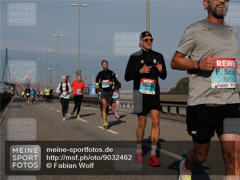 03.10.2025 - Köhlbrandbrückenlauf Fabian Wolf http://msf.ph/oto/9032462 03.10.2025 09:46:37 Position 3 3, 3378, 1071 meine-sportfotos.de