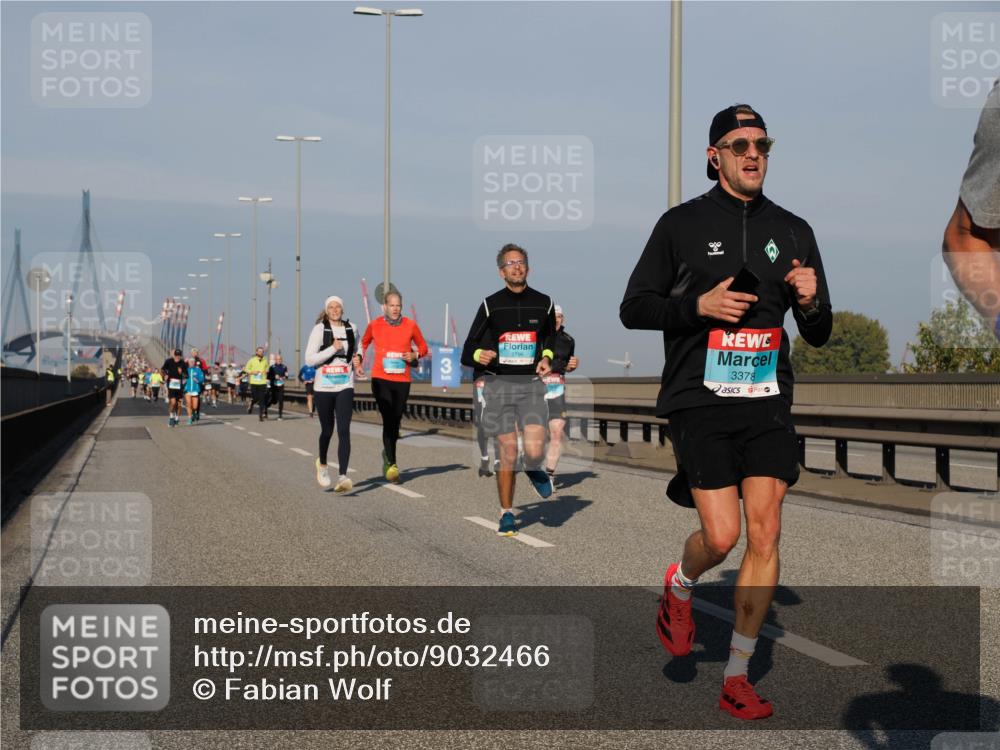 03.10.2025 - Köhlbrandbrückenlauf Fabian Wolf http://msf.ph/oto/9032466 03.10.2025 09:46:38 Position 3 3, 2796, 3378, 0 meine-sportfotos.de