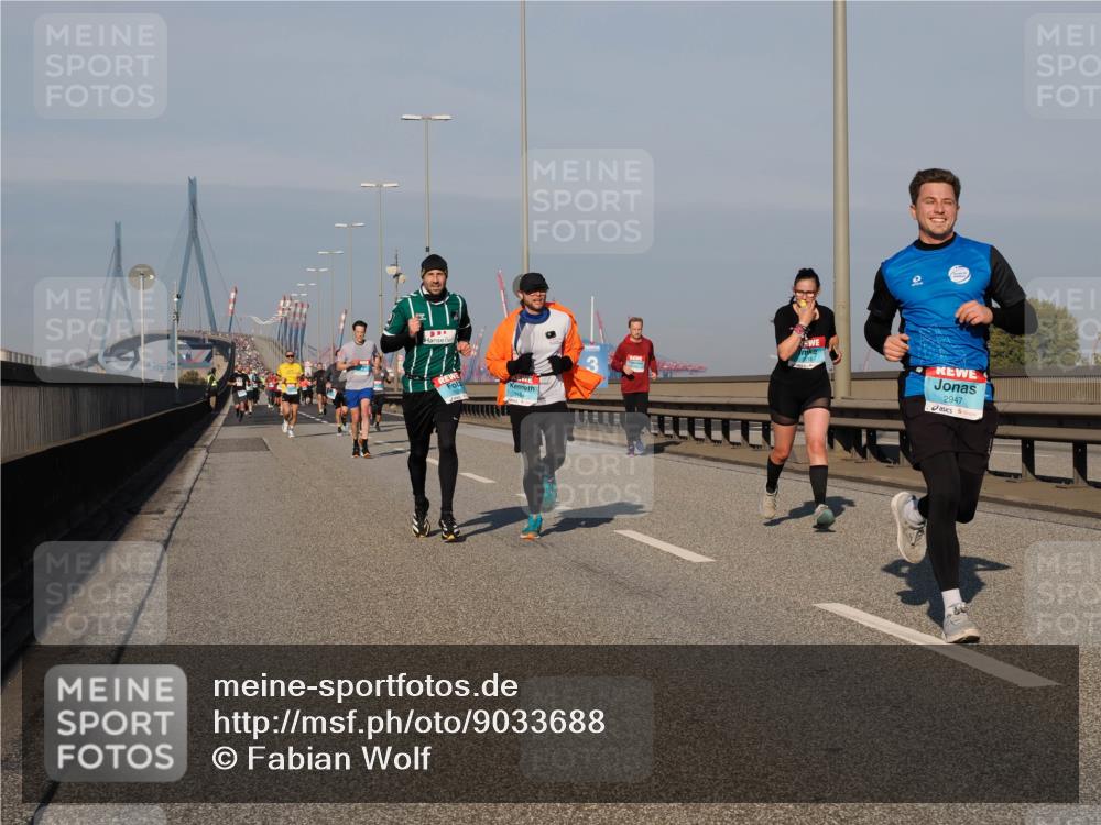 03.10.2025 - Köhlbrandbrückenlauf Fabian Wolf http://msf.ph/oto/9033688 03.10.2025 09:47:40 Position 3 3, 2947 meine-sportfotos.de