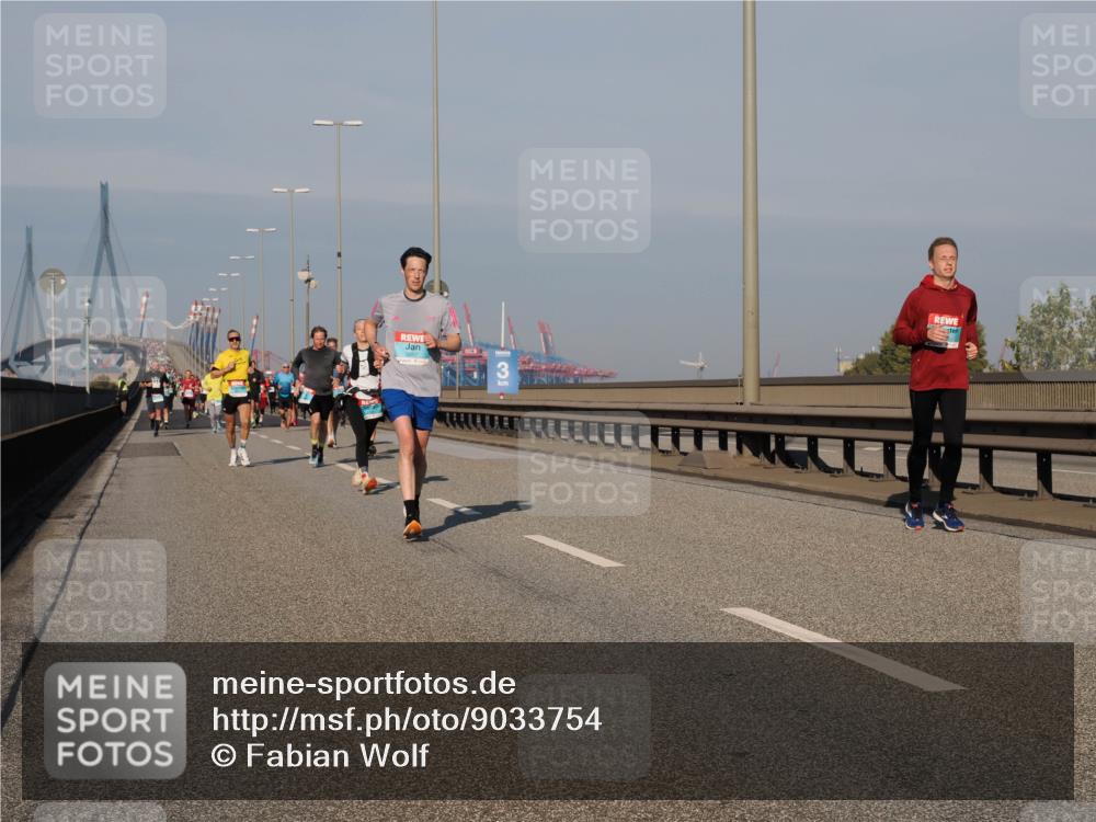 03.10.2025 - Köhlbrandbrückenlauf Fabian Wolf http://msf.ph/oto/9033754 03.10.2025 09:47:45 Position 3 3 meine-sportfotos.de