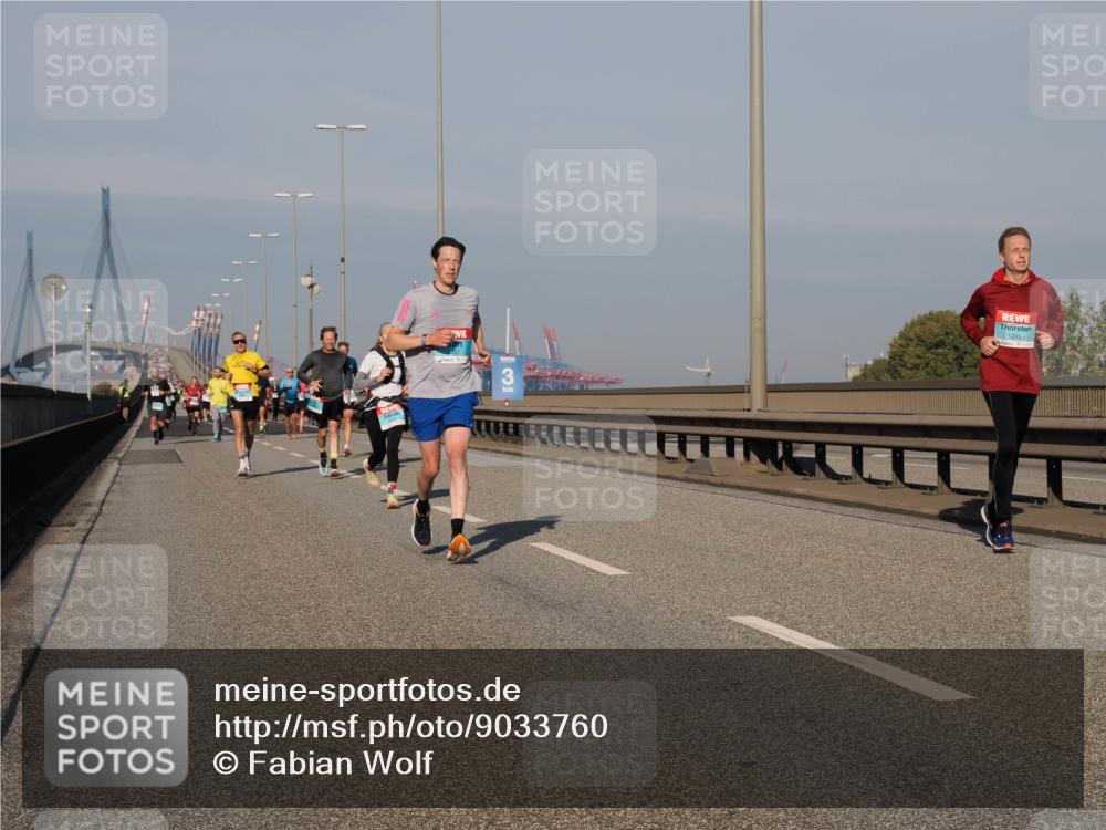 03.10.2025 - Köhlbrandbrückenlauf Fabian Wolf http://msf.ph/oto/9033760 03.10.2025 09:47:46 Position 3 3, 3, 1225 meine-sportfotos.de