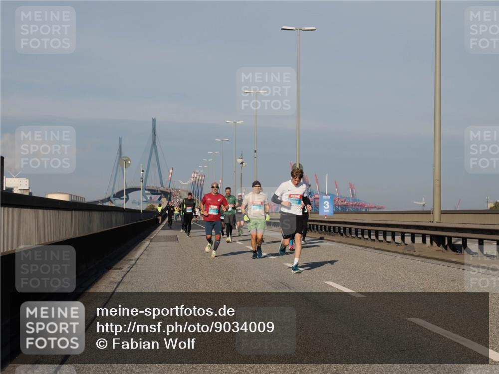 03.10.2025 - Köhlbrandbrückenlauf Fabian Wolf http://msf.ph/oto/9034009 03.10.2025 09:48:10 Position 3 3 meine-sportfotos.de
