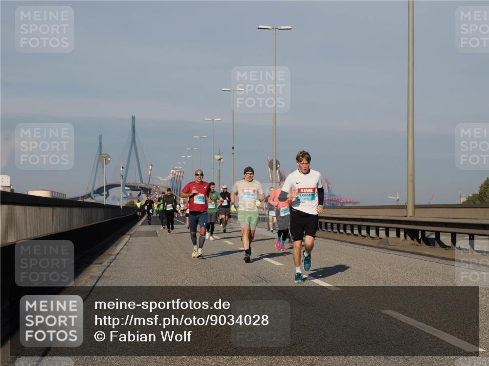 03.10.2025 - Köhlbrandbrückenlauf Fabian Wolf http://msf.ph/oto/9034028 03.10.2025 09:48:11 Position 3 3111 meine-sportfotos.de