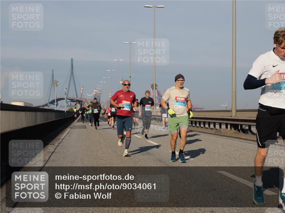 03.10.2025 - Köhlbrandbrückenlauf Fabian Wolf http://msf.ph/oto/9034061 03.10.2025 09:48:13 Position 3 1776, 311 meine-sportfotos.de