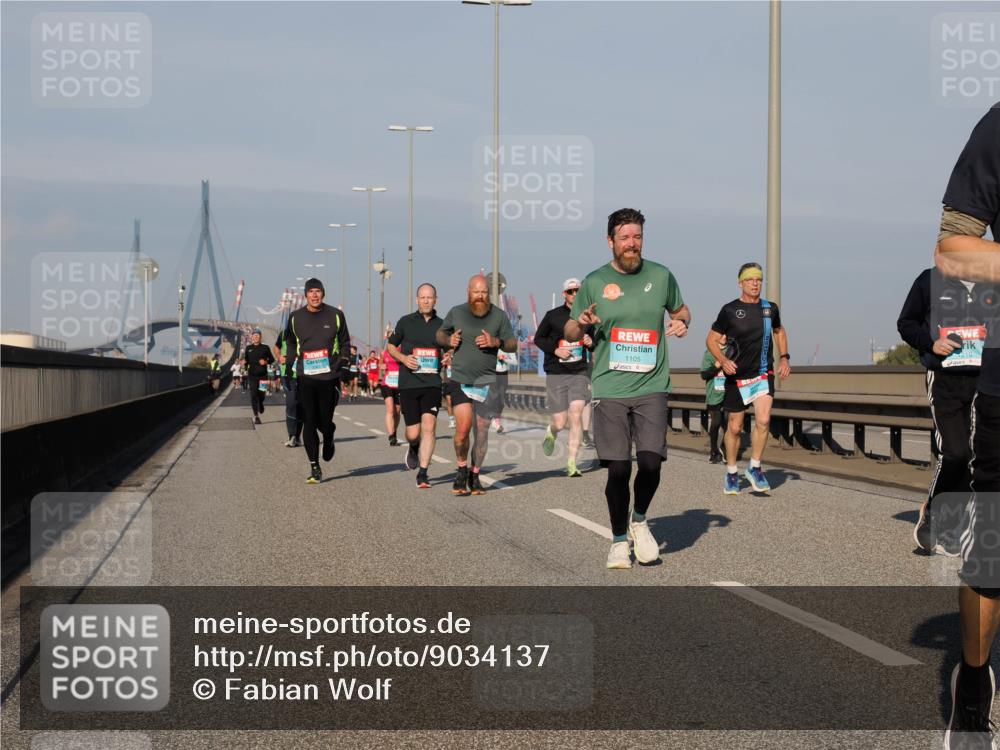 03.10.2025 - Köhlbrandbrückenlauf Fabian Wolf http://msf.ph/oto/9034137 03.10.2025 09:48:18 Position 3 1105 meine-sportfotos.de