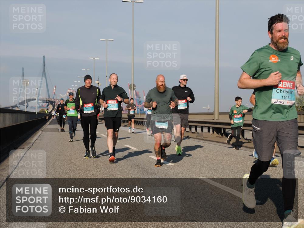 03.10.2025 - Köhlbrandbrückenlauf Fabian Wolf http://msf.ph/oto/9034160 03.10.2025 09:48:20 Position 3 1493, 1072, 1105 meine-sportfotos.de