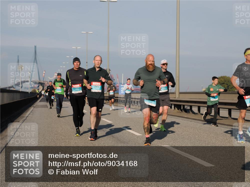 03.10.2025 - Köhlbrandbrückenlauf Fabian Wolf http://msf.ph/oto/9034168 03.10.2025 09:48:20 Position 3 3301, 1493, 1072 meine-sportfotos.de