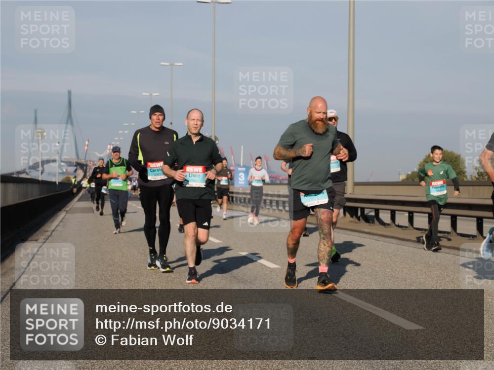 03.10.2025 - Köhlbrandbrückenlauf Fabian Wolf http://msf.ph/oto/9034171 03.10.2025 09:48:21 Position 3 3301, 1493, 1072 meine-sportfotos.de