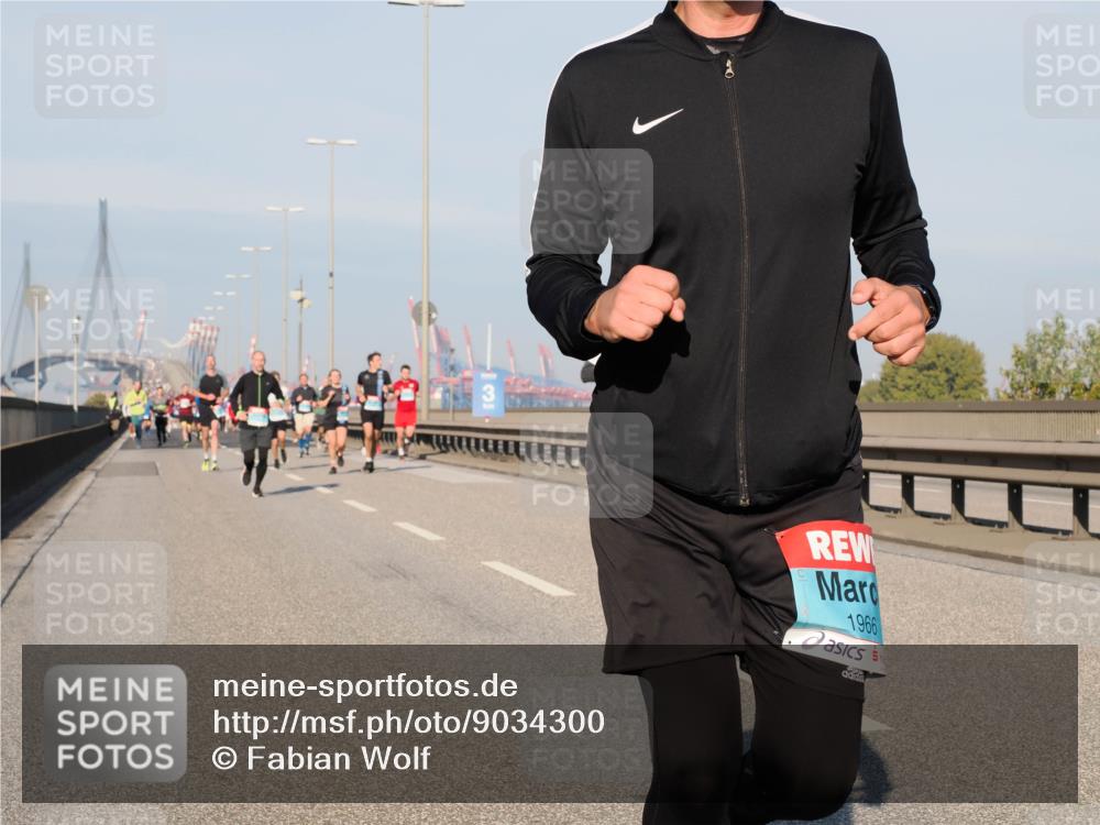 03.10.2025 - Köhlbrandbrückenlauf Fabian Wolf http://msf.ph/oto/9034300 03.10.2025 09:48:30 Position 3 1966 meine-sportfotos.de