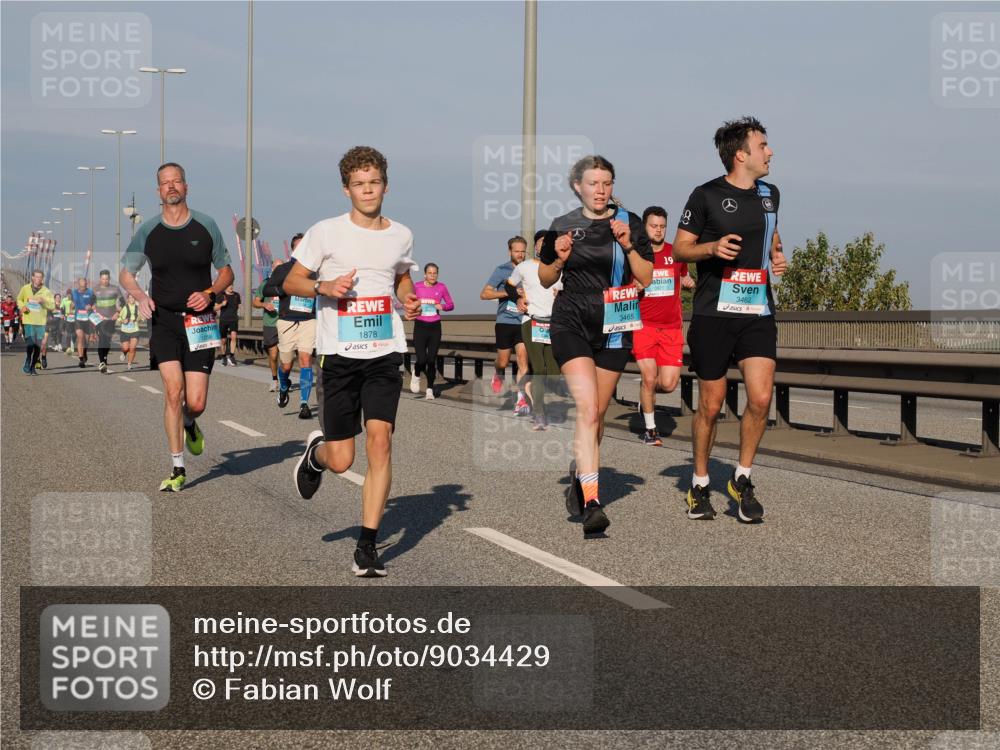 03.10.2025 - Köhlbrandbrückenlauf Fabian Wolf http://msf.ph/oto/9034429 03.10.2025 09:48:39 Position 3 1056, 1878, 3465, 19, 3462 meine-sportfotos.de