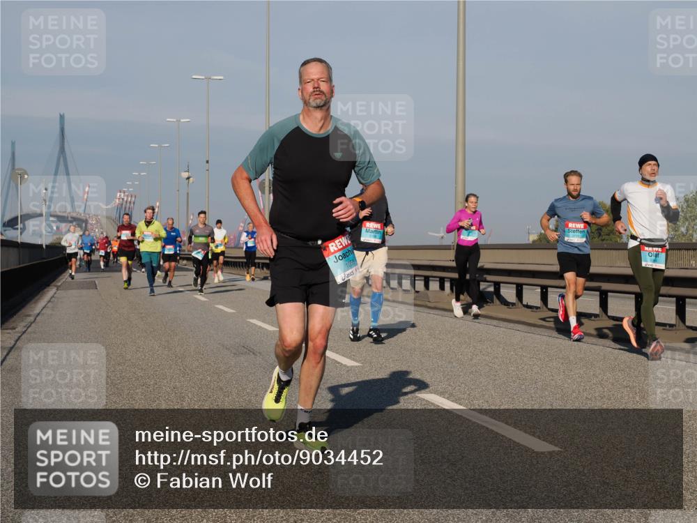 03.10.2025 - Köhlbrandbrückenlauf Fabian Wolf http://msf.ph/oto/9034452 03.10.2025 09:48:41 Position 3 1056 meine-sportfotos.de