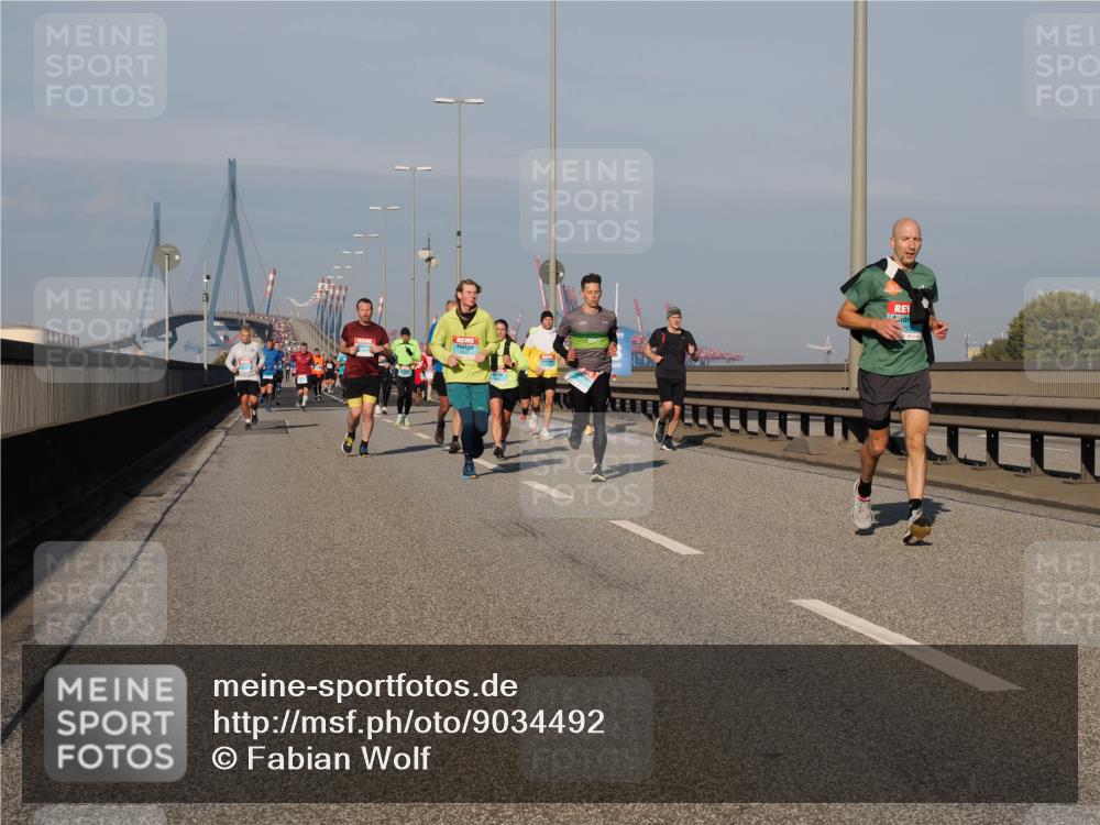 03.10.2025 - Köhlbrandbrückenlauf Fabian Wolf http://msf.ph/oto/9034492 03.10.2025 09:48:45 Position 3  meine-sportfotos.de