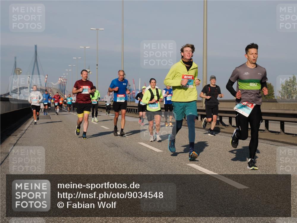 03.10.2025 - Köhlbrandbrückenlauf Fabian Wolf http://msf.ph/oto/9034548 03.10.2025 09:48:48 Position 3 1836, 1311 meine-sportfotos.de