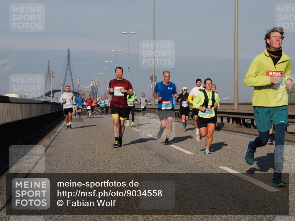 03.10.2025 - Köhlbrandbrückenlauf Fabian Wolf http://msf.ph/oto/9034558 03.10.2025 09:48:49 Position 3  meine-sportfotos.de
