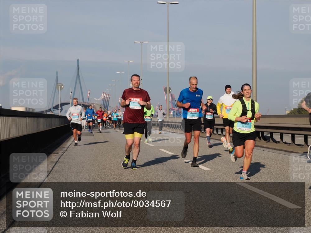 03.10.2025 - Köhlbrandbrückenlauf Fabian Wolf http://msf.ph/oto/9034567 03.10.2025 09:48:49 Position 3 1309, 1543, 1836 meine-sportfotos.de
