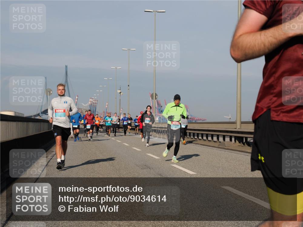 03.10.2025 - Köhlbrandbrückenlauf Fabian Wolf http://msf.ph/oto/9034614 03.10.2025 09:48:53 Position 3 1091 meine-sportfotos.de