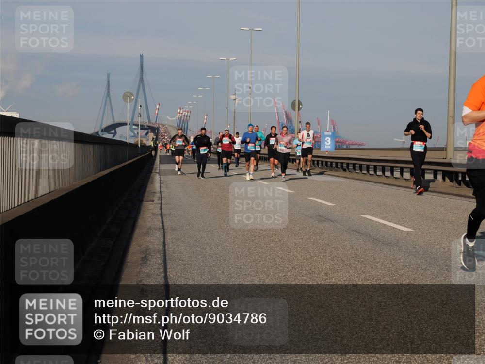 03.10.2025 - Köhlbrandbrückenlauf Fabian Wolf http://msf.ph/oto/9034786 03.10.2025 09:49:08 Position 3  meine-sportfotos.de