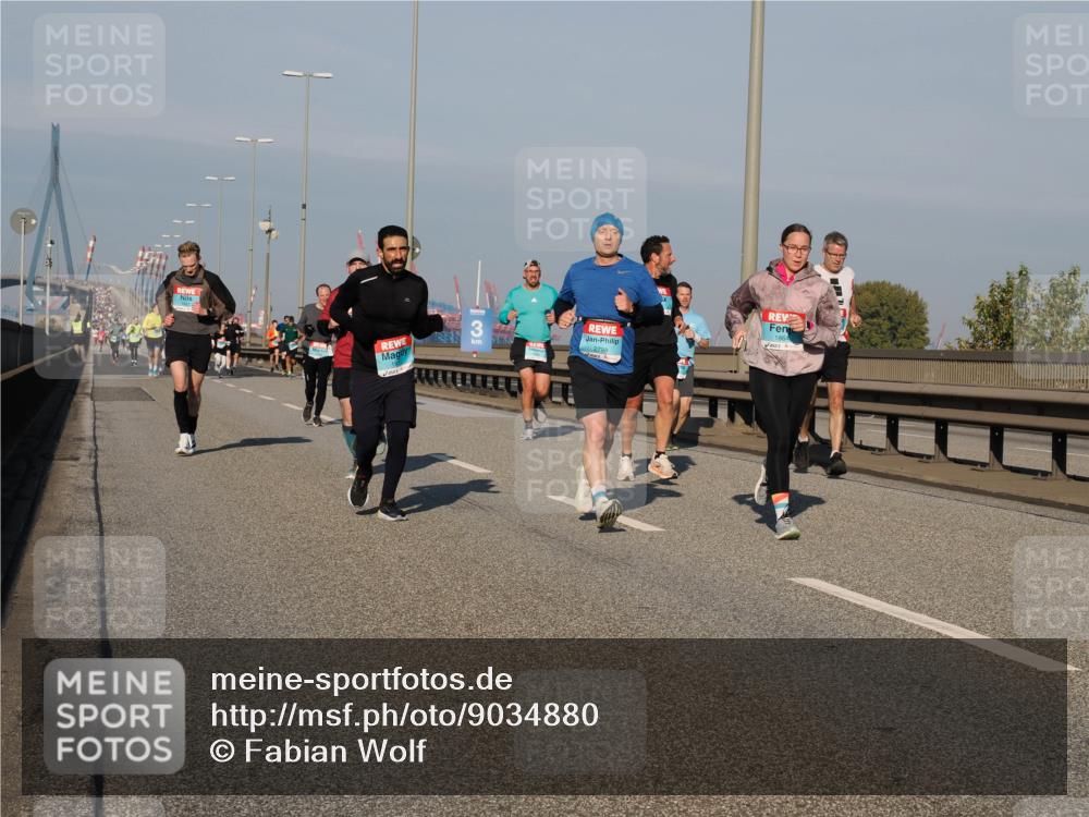 03.10.2025 - Köhlbrandbrückenlauf Fabian Wolf http://msf.ph/oto/9034880 03.10.2025 09:49:15 Position 3 3, 2798, 1864 meine-sportfotos.de