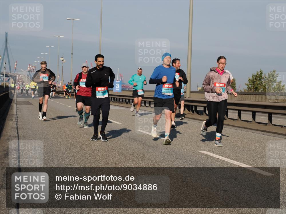 03.10.2025 - Köhlbrandbrückenlauf Fabian Wolf http://msf.ph/oto/9034886 03.10.2025 09:49:15 Position 3 180, 2798 meine-sportfotos.de
