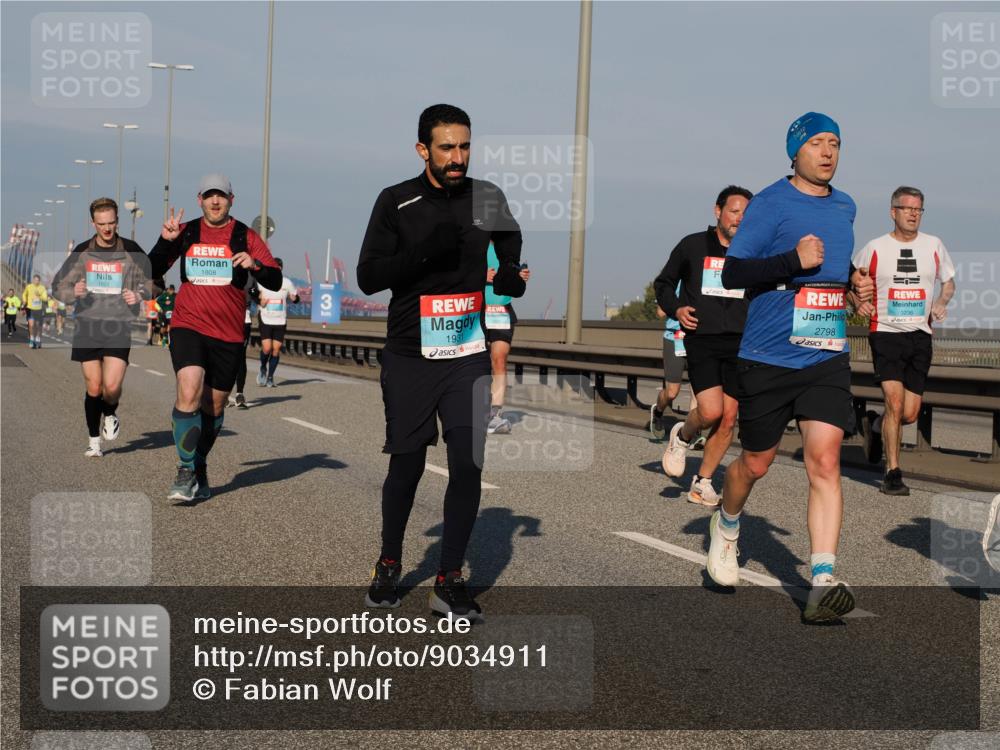 03.10.2025 - Köhlbrandbrückenlauf Fabian Wolf http://msf.ph/oto/9034911 03.10.2025 09:49:16 Position 3 1808, 1931, 2798 meine-sportfotos.de