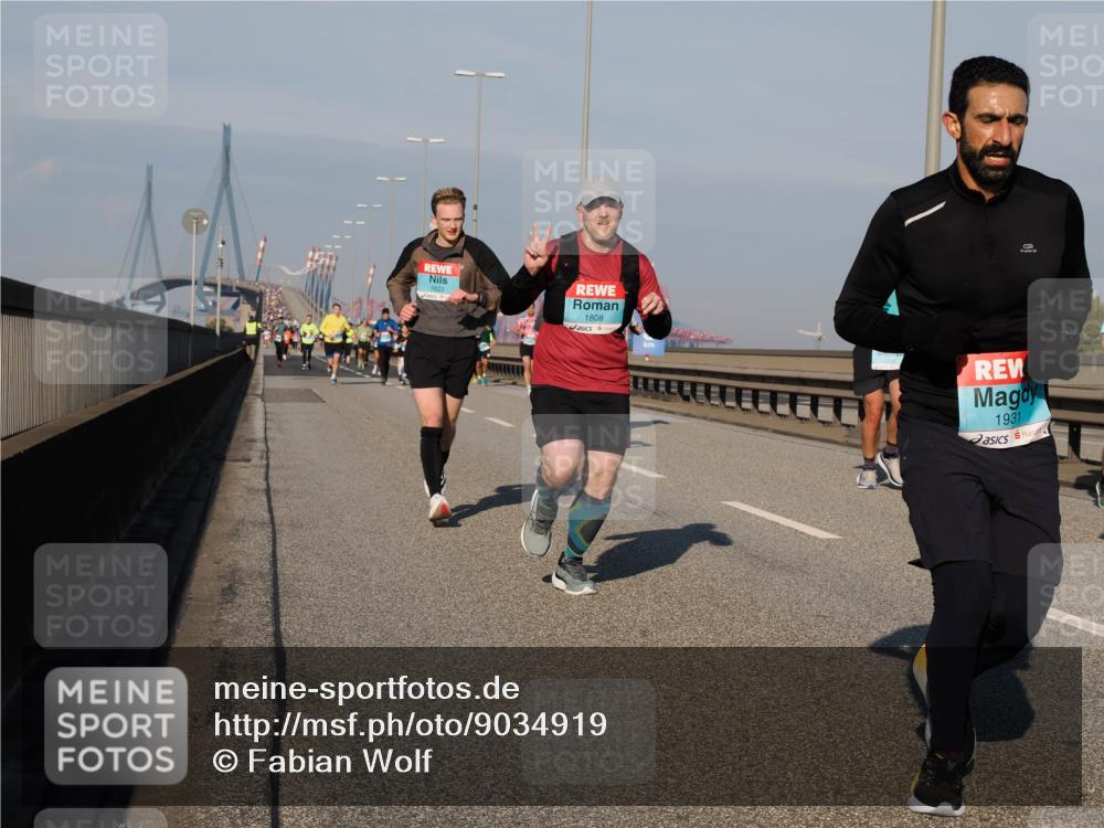 03.10.2025 - Köhlbrandbrückenlauf Fabian Wolf http://msf.ph/oto/9034919 03.10.2025 09:49:17 Position 3 1623, 1808, 1931 meine-sportfotos.de