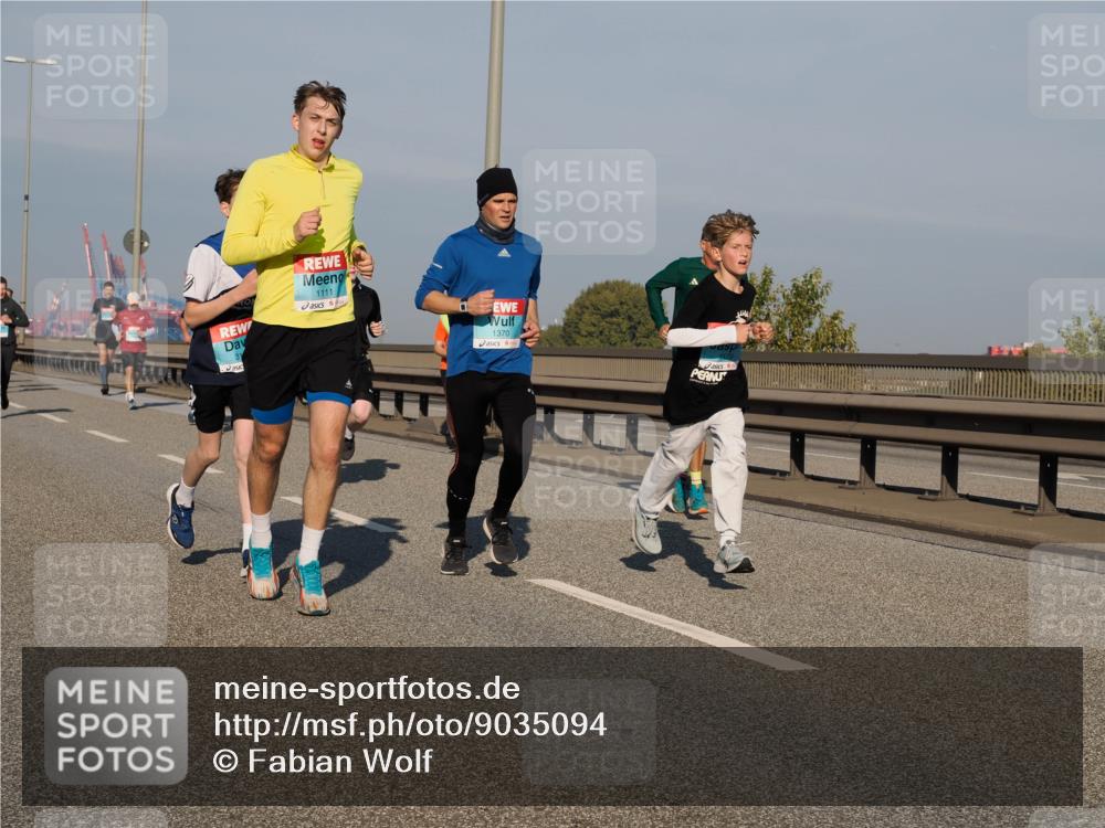 03.10.2025 - Köhlbrandbrückenlauf Fabian Wolf http://msf.ph/oto/9035094 03.10.2025 09:49:31 Position 3 1111, 31, 1370 meine-sportfotos.de