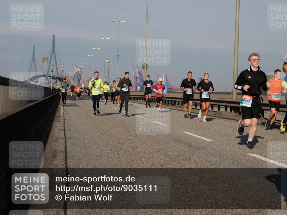 03.10.2025 - Köhlbrandbrückenlauf Fabian Wolf http://msf.ph/oto/9035111 03.10.2025 09:49:33 Position 3 2516 meine-sportfotos.de