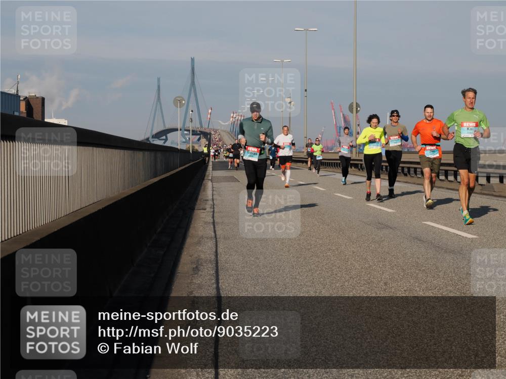 03.10.2025 - Köhlbrandbrückenlauf Fabian Wolf http://msf.ph/oto/9035223 03.10.2025 09:49:41 Position 3  meine-sportfotos.de