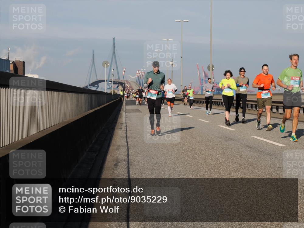 03.10.2025 - Köhlbrandbrückenlauf Fabian Wolf http://msf.ph/oto/9035229 03.10.2025 09:49:42 Position 3  meine-sportfotos.de