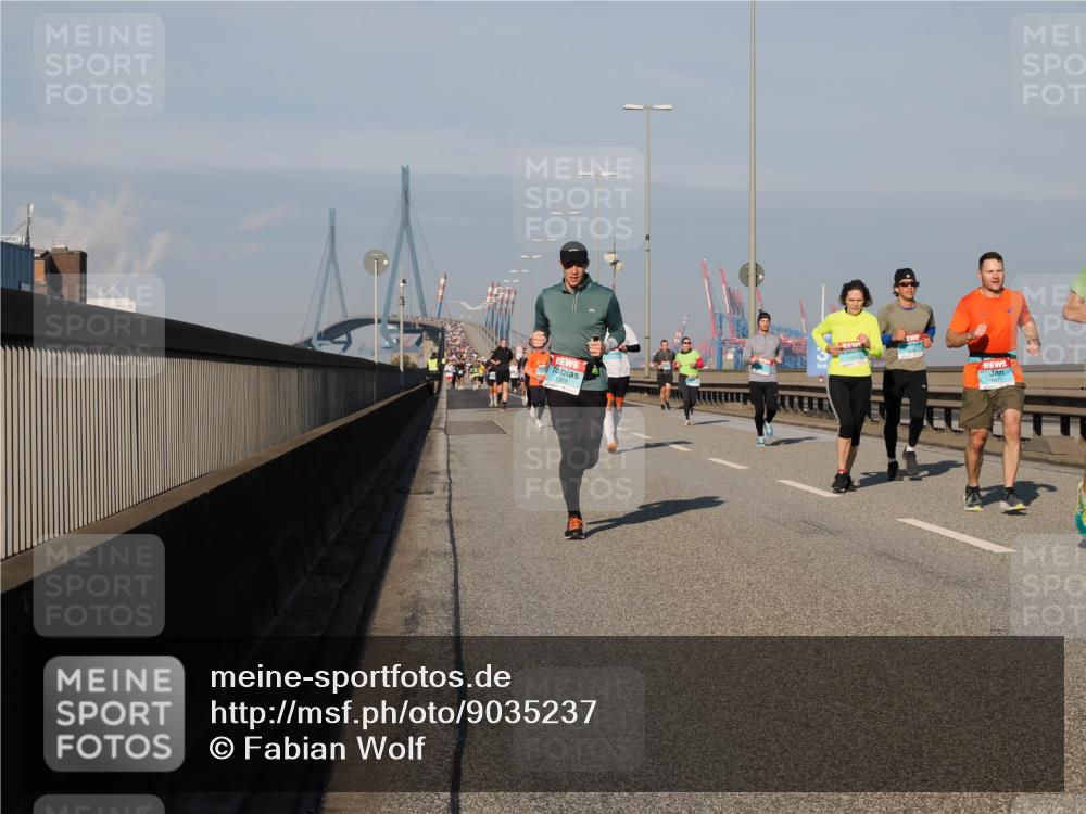 03.10.2025 - Köhlbrandbrückenlauf Fabian Wolf http://msf.ph/oto/9035237 03.10.2025 09:49:42 Position 3  meine-sportfotos.de