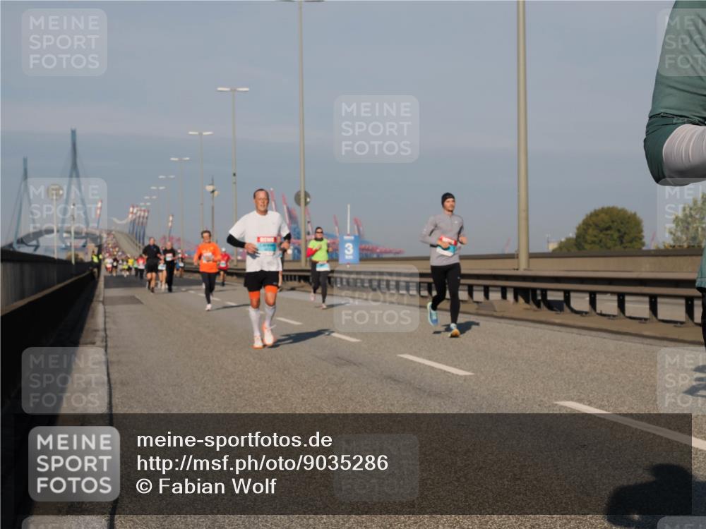 03.10.2025 - Köhlbrandbrückenlauf Fabian Wolf http://msf.ph/oto/9035286 03.10.2025 09:49:46 Position 3 3 meine-sportfotos.de