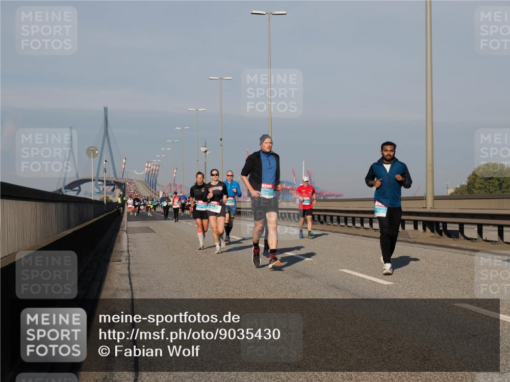 03.10.2025 - Köhlbrandbrückenlauf Fabian Wolf http://msf.ph/oto/9035430 03.10.2025 09:49:57 Position 3  meine-sportfotos.de