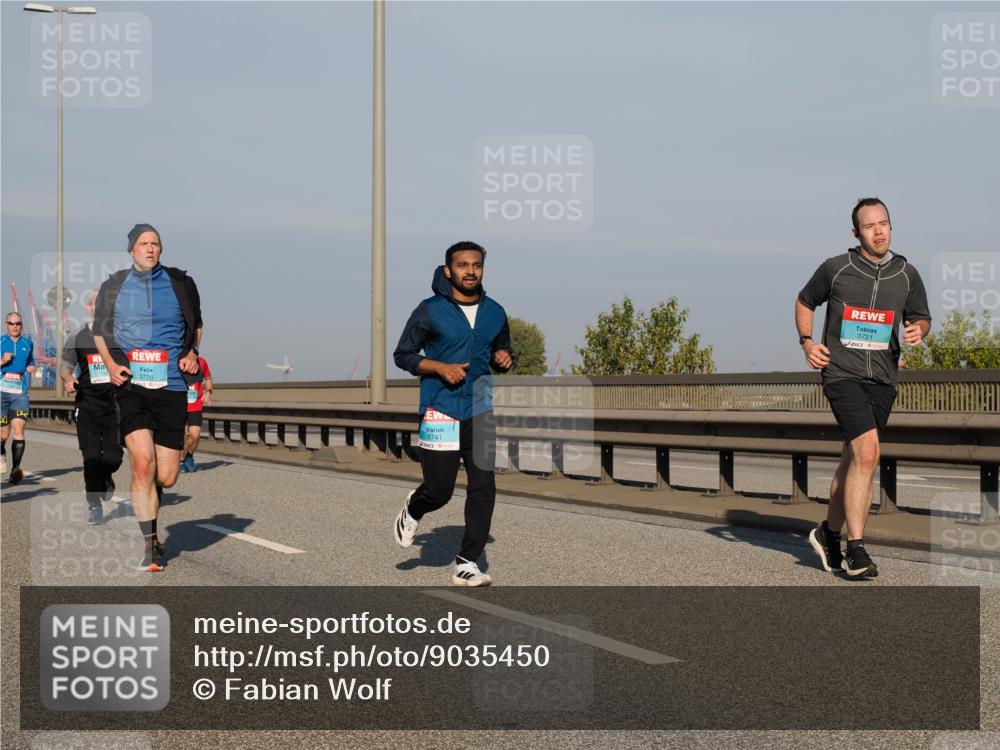 03.10.2025 - Köhlbrandbrückenlauf Fabian Wolf http://msf.ph/oto/9035450 03.10.2025 09:49:58 Position 3 3716, 3741, 3721 meine-sportfotos.de