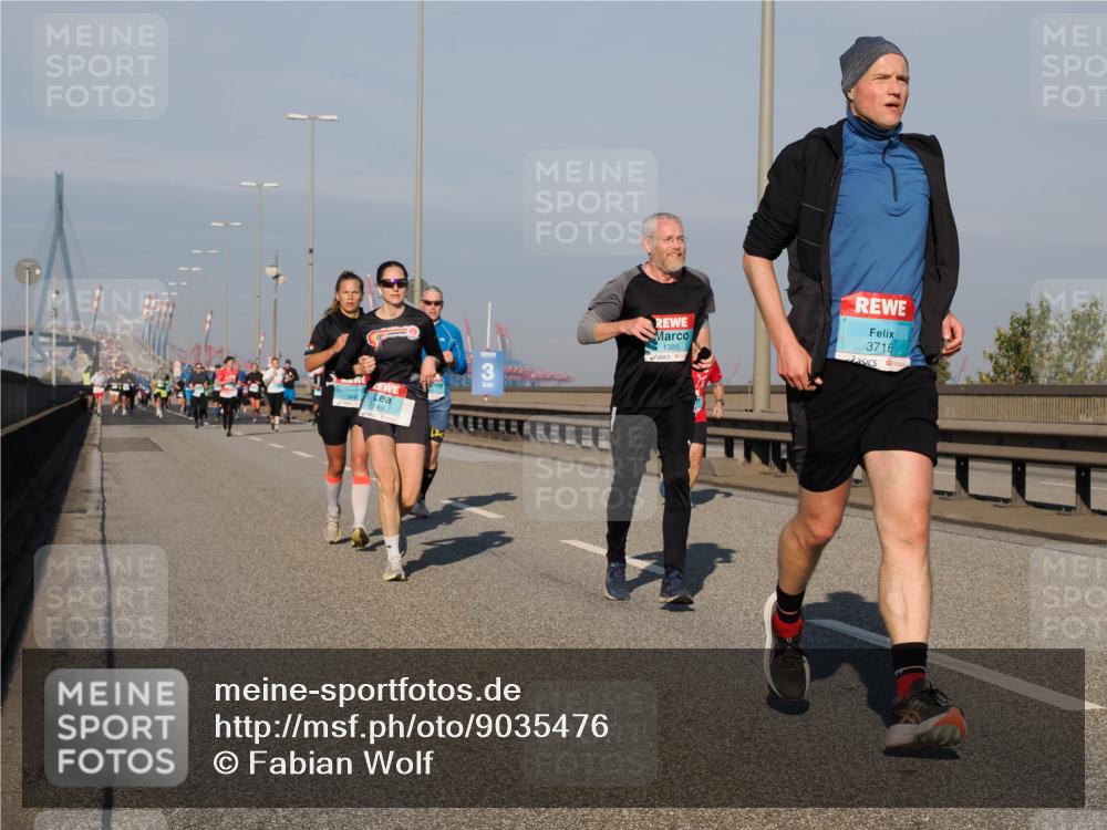 03.10.2025 - Köhlbrandbrückenlauf Fabian Wolf http://msf.ph/oto/9035476 03.10.2025 09:50:00 Position 3 406, 1385, 3716 meine-sportfotos.de