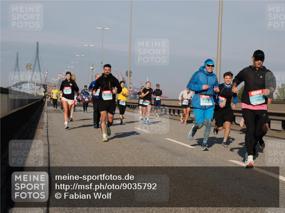 03.10.2025 - Köhlbrandbrückenlauf Fabian Wolf http://msf.ph/oto/9035792 03.10.2025 09:50:26 Position 3 1445, 1328, 3799 meine-sportfotos.de