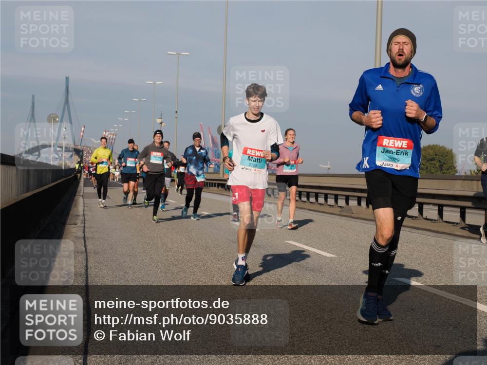 03.10.2025 - Köhlbrandbrückenlauf Fabian Wolf http://msf.ph/oto/9035888 03.10.2025 09:50:32 Position 3 2728, 2029 meine-sportfotos.de