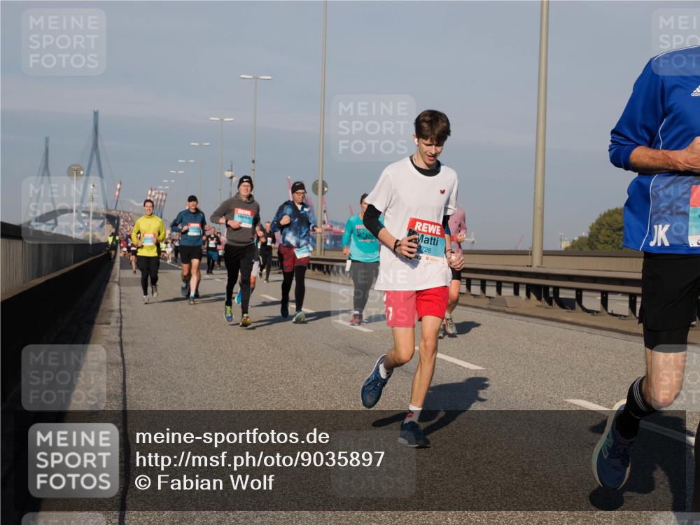 03.10.2025 - Köhlbrandbrückenlauf Fabian Wolf http://msf.ph/oto/9035897 03.10.2025 09:50:33 Position 3 2728 meine-sportfotos.de