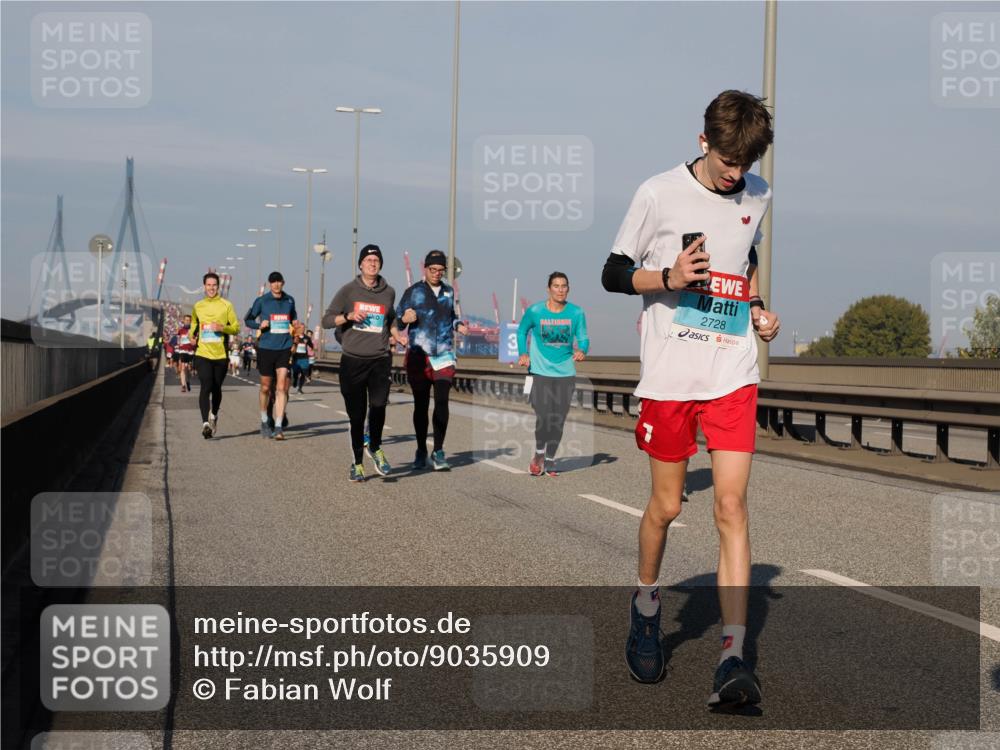 03.10.2025 - Köhlbrandbrückenlauf Fabian Wolf http://msf.ph/oto/9035909 03.10.2025 09:50:33 Position 3 2728 meine-sportfotos.de