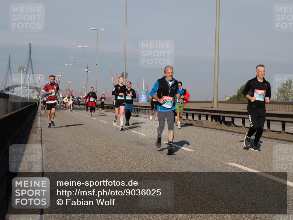 03.10.2025 - Köhlbrandbrückenlauf Fabian Wolf http://msf.ph/oto/9036025 03.10.2025 09:50:43 Position 3 12, 1340, 1397 meine-sportfotos.de
