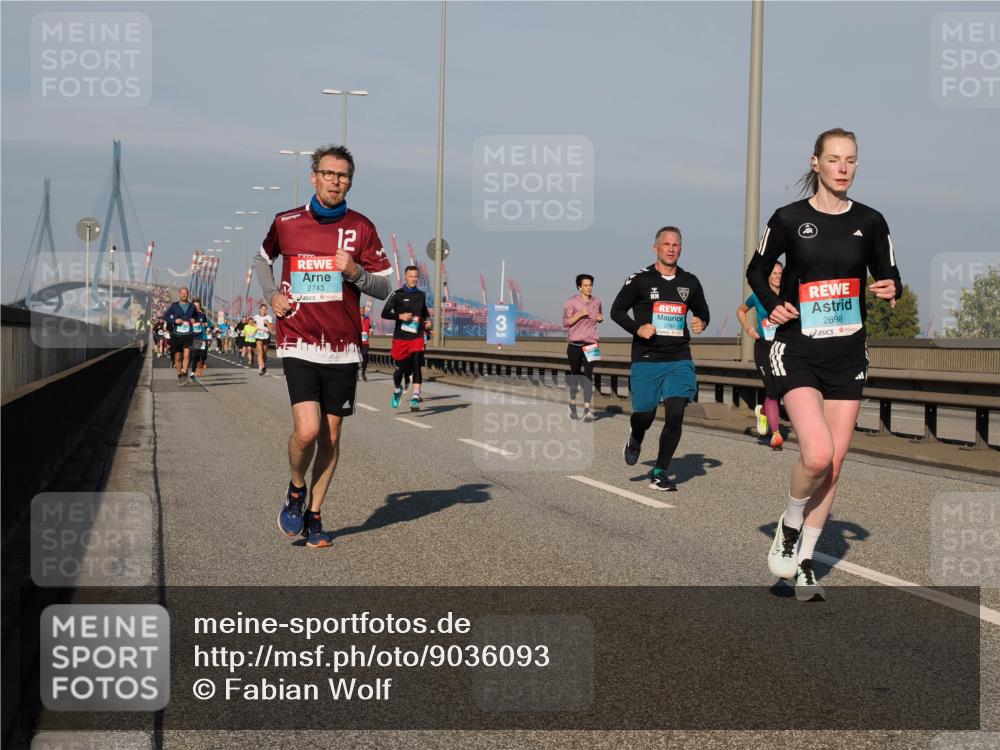 03.10.2025 - Köhlbrandbrückenlauf Fabian Wolf http://msf.ph/oto/9036093 03.10.2025 09:50:47 Position 3 2743, 12, 2761, 2698 meine-sportfotos.de