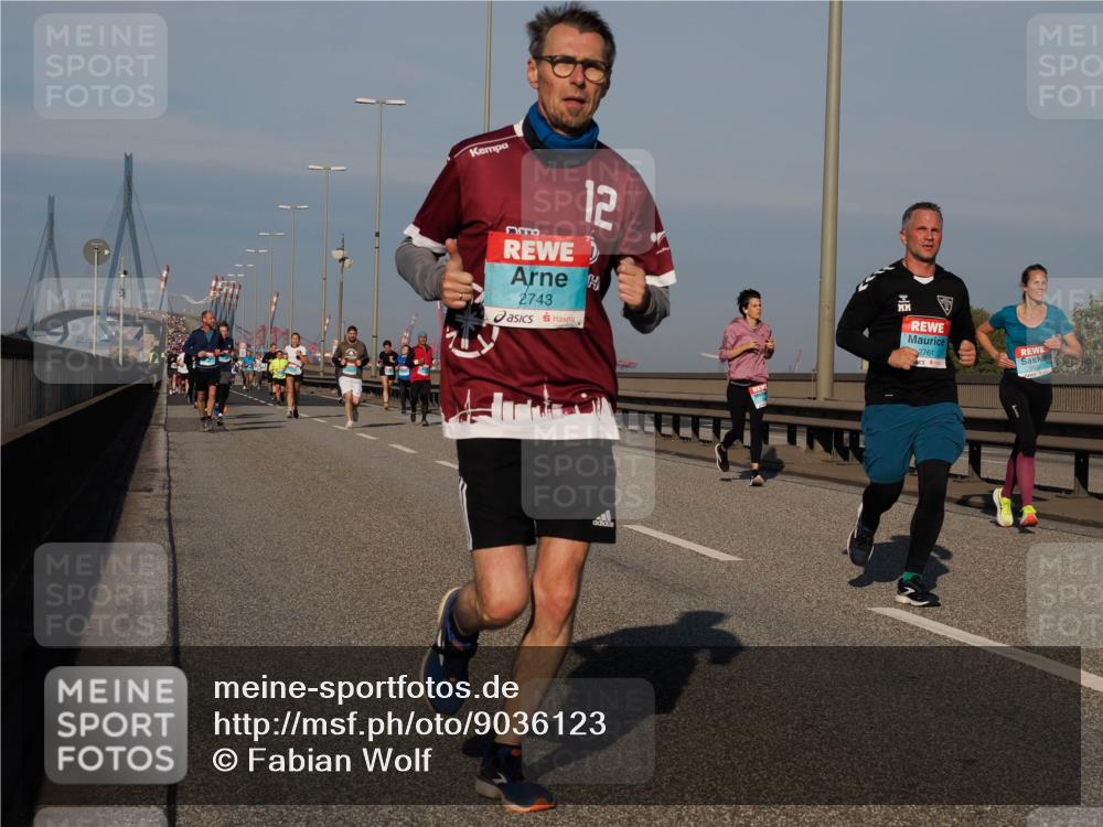 03.10.2025 - Köhlbrandbrückenlauf Fabian Wolf http://msf.ph/oto/9036123 03.10.2025 09:50:49 Position 3 33, 12, 2743, 2761 meine-sportfotos.de